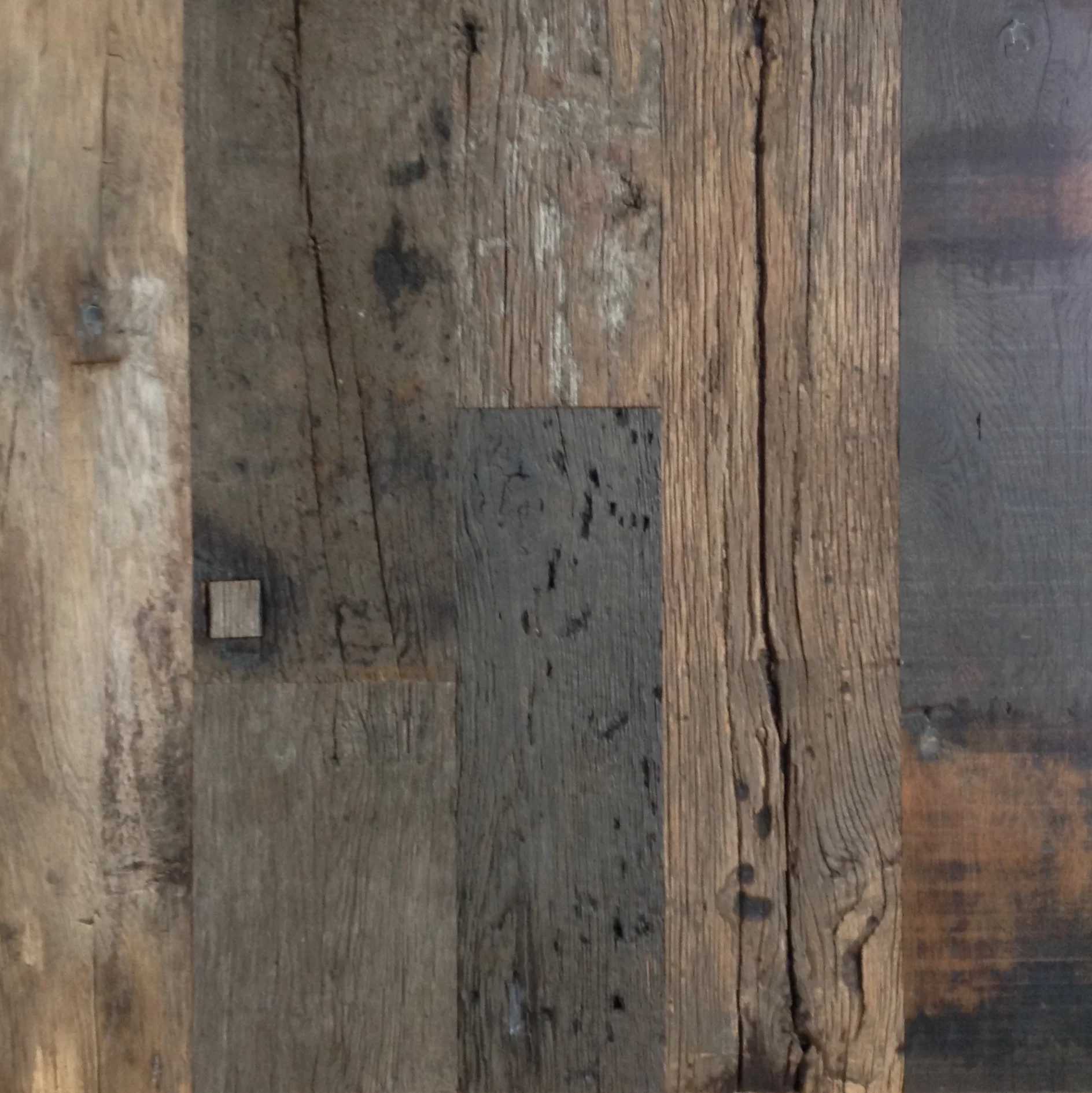NEW - Lifetime Oak Venasque, Plank 'Bordeaux' (2)